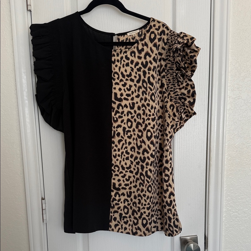 JODIFL Black and Leopard Print Ruffle Sleeve Blouse